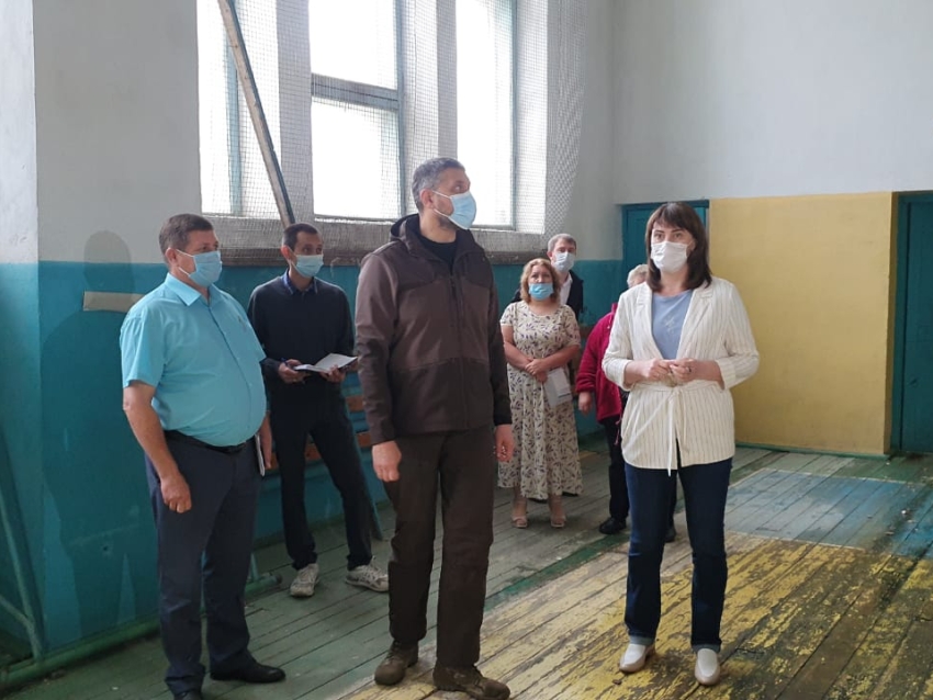 ​Губернатор потребовал провести проверку и наказать виновных за некачественный ремонт КСК в Тунгокоченском районе